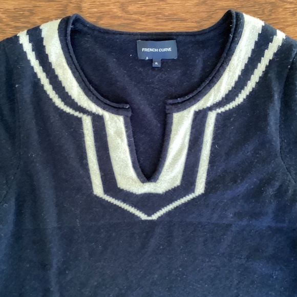 French Curve 100% Cashmere Navy Blue/White V-Neck Tunic Sweater Top Luxury NWOT - Picture 10 of 12